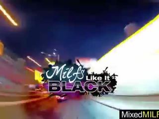 Pošast črno phallus izpolnite pravica v zreli ulica punca mlada ženska (mellanie monroe) video-17