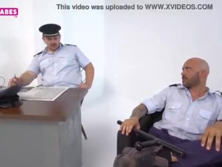 Sugarbabestv&colon; greeks police officier x évalué agrafe